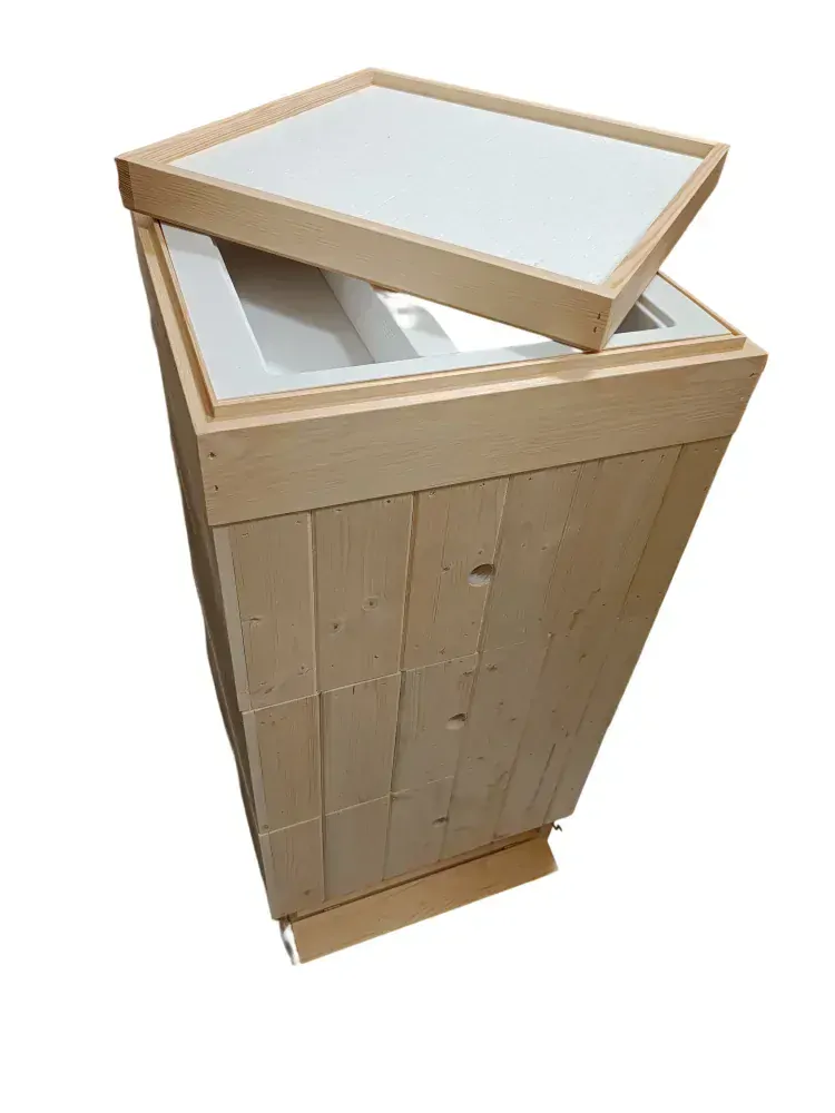 Zateplený palubkový úl 39x24 se 3 nástavky